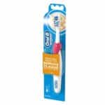 Oral-B Complete Deep Clean Battery Power Electric Toothbrush,1 Count (Color May Vary) - Image 6