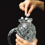 Quakehold! 66111 Museum Wax, Clear 2 Ounce - Image 2