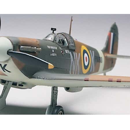 Revell 1:48 Spitfire MKII, Camo - Image 4