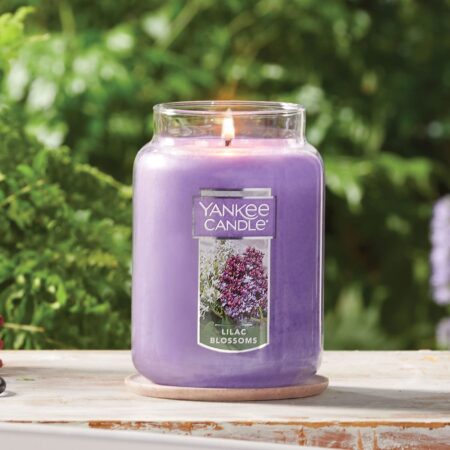 Yankee Candle Lilac Blossoms Scented, 22oz Single Wick Candle, Over 110 Hours of Burn Time - Image 3