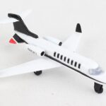 Daron Worldwide Trading Runway24 Private Jet Vehicle Medium - Image 2
