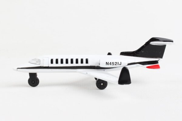 Daron Worldwide Trading Runway24 Private Jet Vehicle Medium - Image 5
