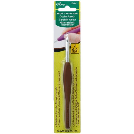 Clover Amour Crochet Hook: 6.0mm, 6.00mm, Brown