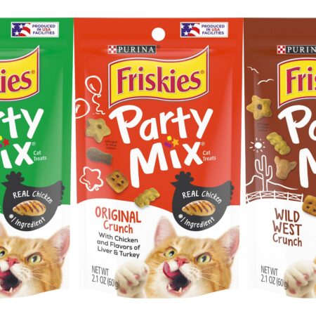 Friskies Purina Party Mix Cat Treats Variety Pack, 1 Pouch Picnic Crunch, 1 Pouch Original - Image 2