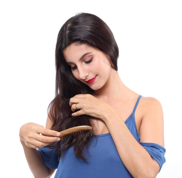 Louise Maelys 2pcs Sandalwood Wide Tooth Hair Combs Moon Shape Wooden Comb for Curly Hair - Image 6
