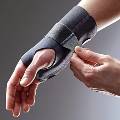 FUTURO Compression Stabilizing Wrist Brace, Right Hand, Small/Medium Size, Provides Suppor - Image 10