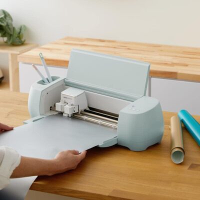Cricut Smart Permanent Matte Metallic Vinyl (13in x 3ft, Champagne) for Outdoor Crafts, Fo - Image 3