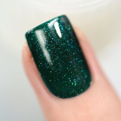ILNP Fir Coat - Sultry Emerald Green Holographic Nail Polish - Image 3