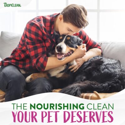 TropiClean Berry & Coconut Dog Wipes for Paws and Butt | Deep Cleaning Dog Grooming Wipes | Safe for The Face | Cat Friendly | 100 Count - Image 7