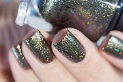 ILNP Caesar - Deep Olive Holographic Metallic Nail Polish - Image 9