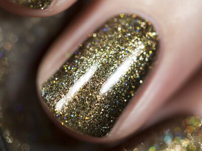 ILNP Caesar - Deep Olive Holographic Metallic Nail Polish - Image 4
