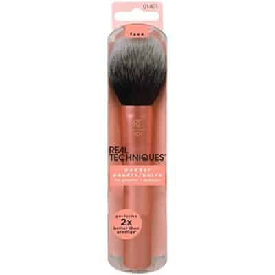 Real Techniques Ultra Plush Powder Makeup Brush, For Setting Powder, Bronzer, & Blush, Sheer, Buildable Coverage, Large, Fluffy Powder Brush, Vegan, Cruelty-Free & Synthetic Bristles, 1 Count - Image 2