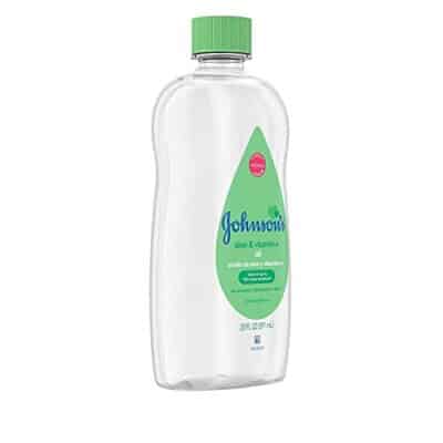Johnson's Baby Oil, Mineral Oil Enriched with Aloe Vera and Vitamin E to Prevent Moisture Loss, Hypoallergenic, 20 fl. oz (Pack of 6) - Image 3