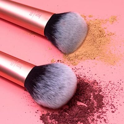 Real Techniques Ultra Plush Powder Makeup Brush, For Setting Powder, Bronzer, & Blush, Sheer, Buildable Coverage, Large, Fluffy Powder Brush, Vegan, Cruelty-Free & Synthetic Bristles, 1 Count - Image 7