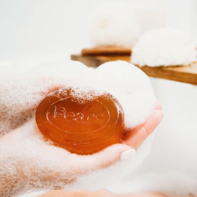 PEARS Soap, Face & Body Soap, Amber ? Pure & Gentle Transparent Bar Soap, Moisturizing Glycerin Soap with Natural Oils for Pampered, Glowing Skin, 3.53 Oz (Pack of 2) - Image 9