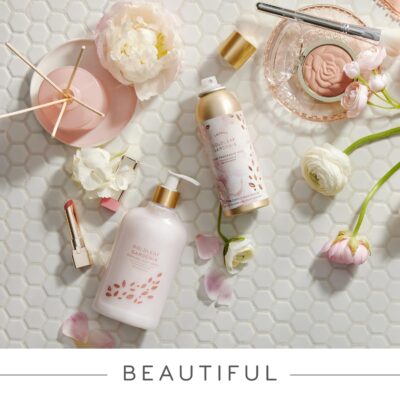 Thymes Hand Lotion Gold Pump - 8.25 Fl Oz - Goldleaf Gardenia - Image 2